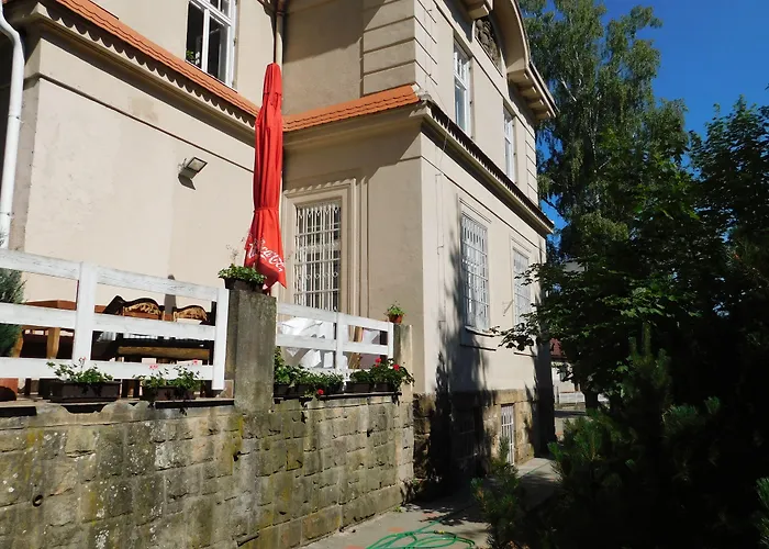 Arnau Konukevi Hostinné